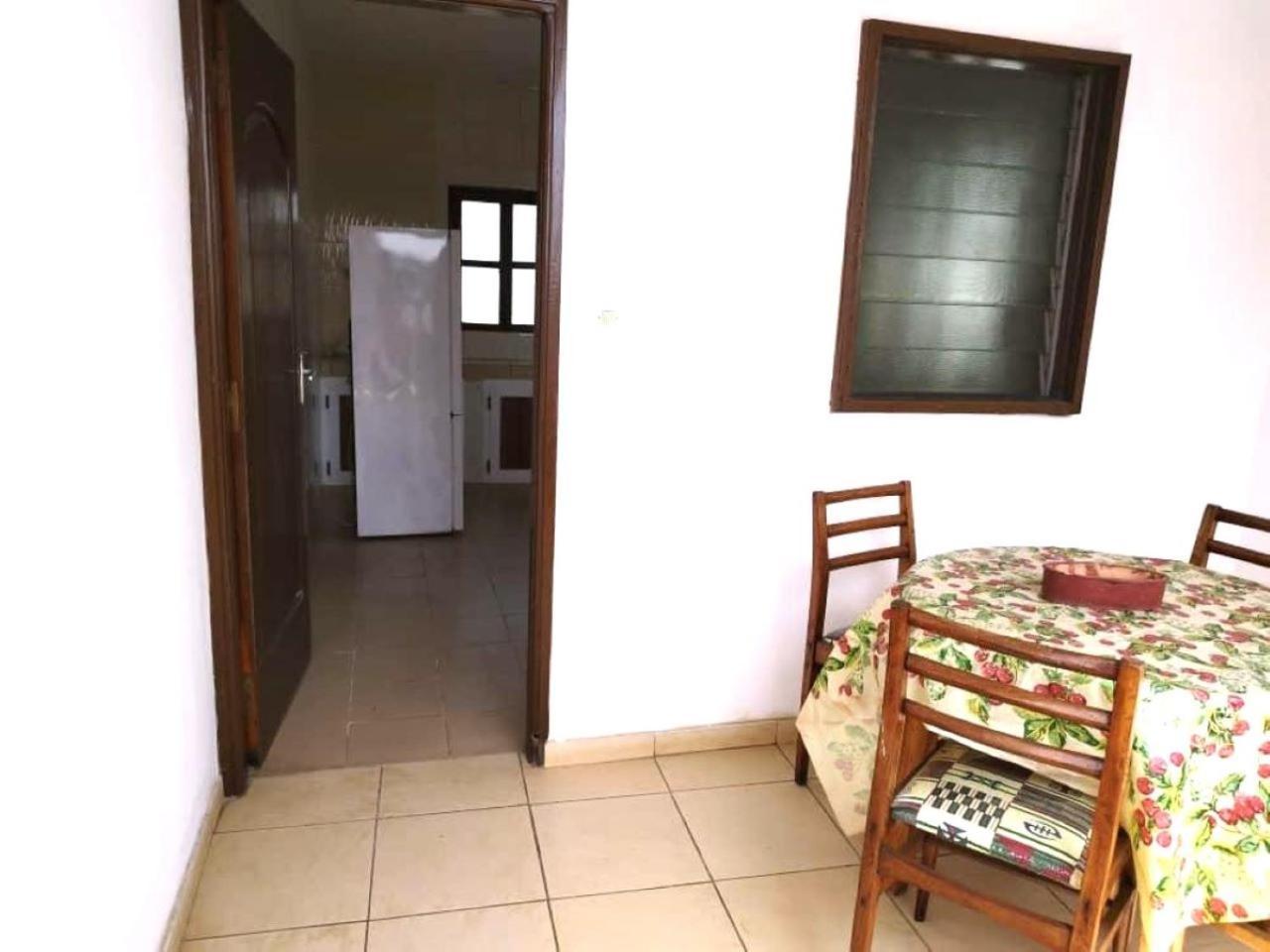 Rosalie'S Suites Lome Ngoại thất bức ảnh