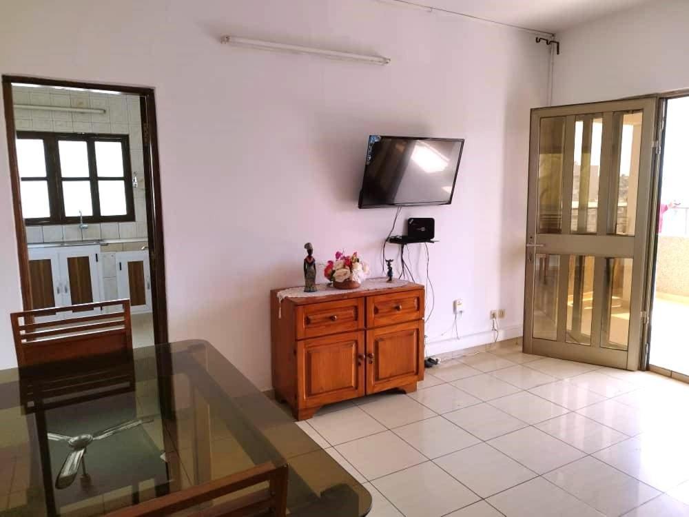 Rosalie'S Suites Lome Ngoại thất bức ảnh