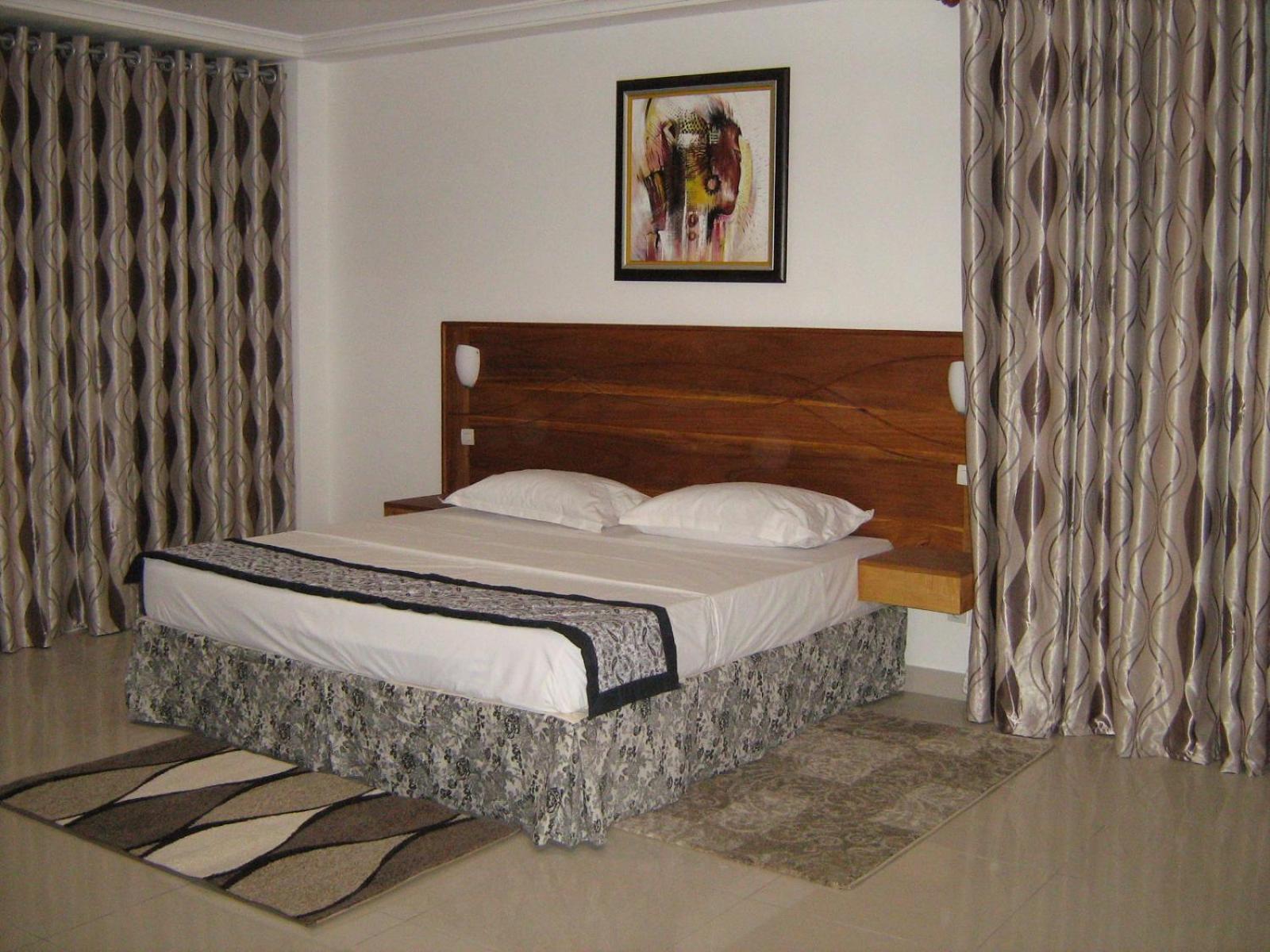 Rosalie'S Suites Lome Ngoại thất bức ảnh
