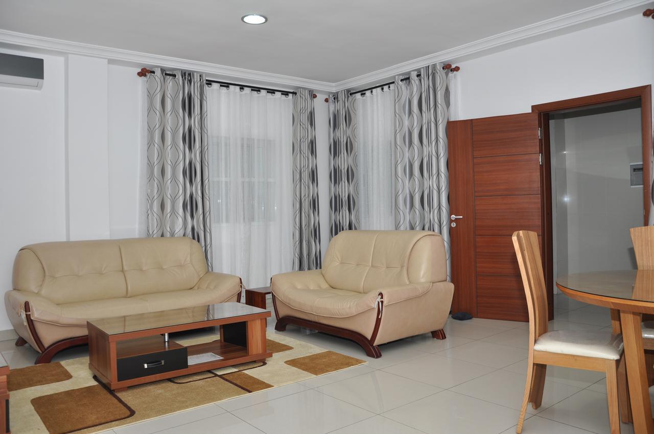 Rosalie'S Suites Lome Ngoại thất bức ảnh