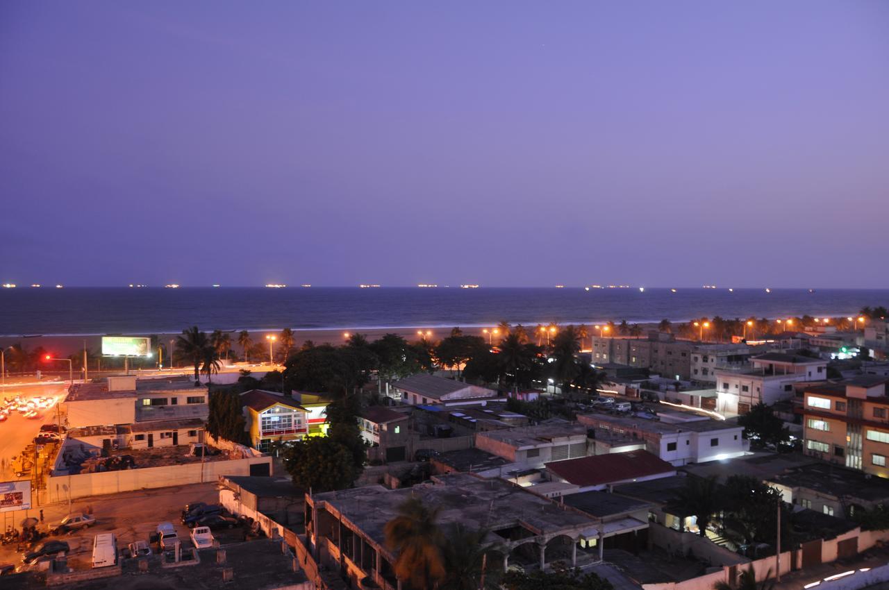 Rosalie'S Suites Lome Ngoại thất bức ảnh