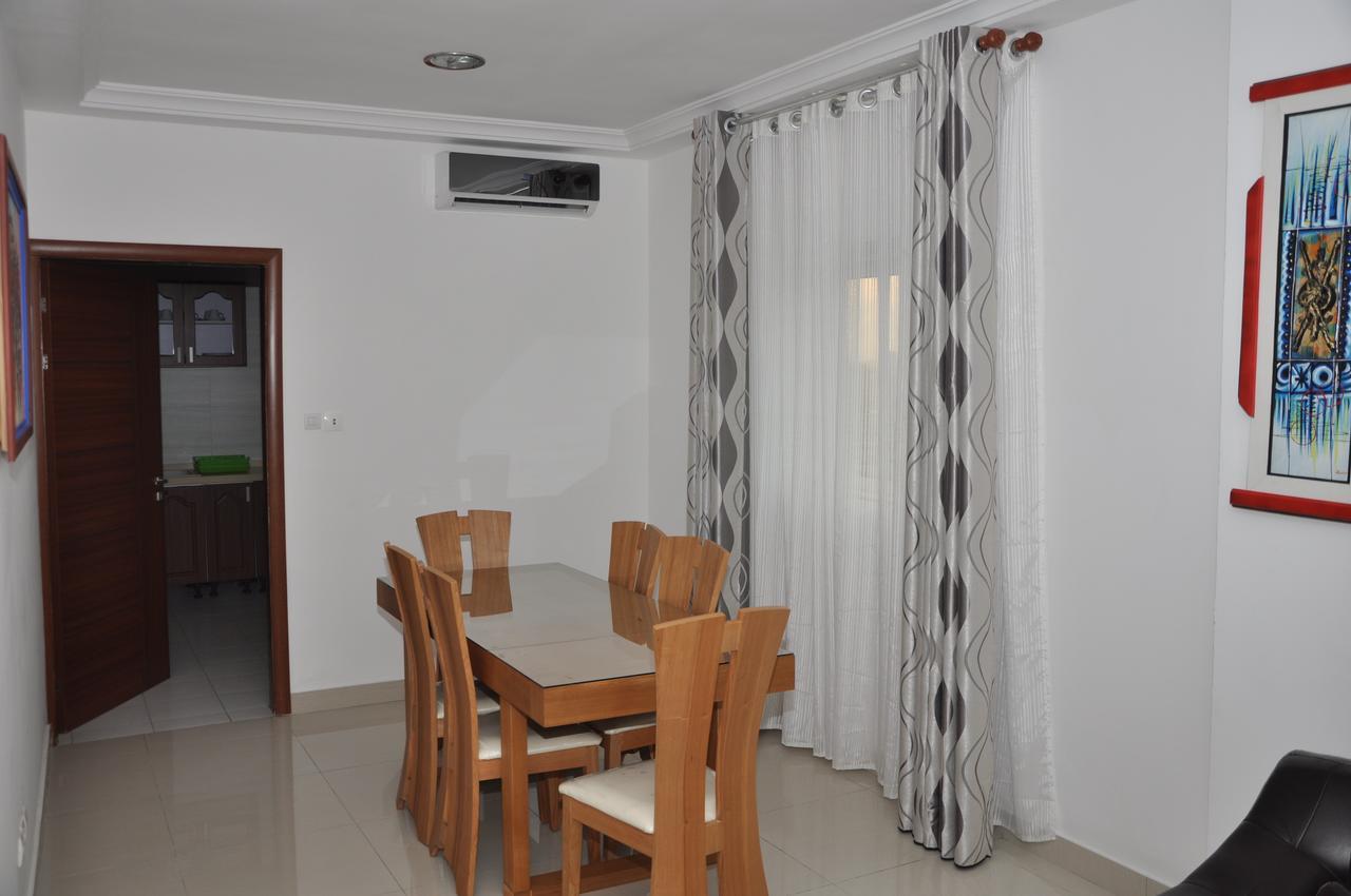 Rosalie'S Suites Lome Ngoại thất bức ảnh