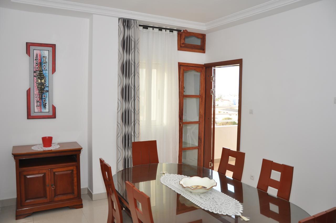 Rosalie'S Suites Lome Ngoại thất bức ảnh
