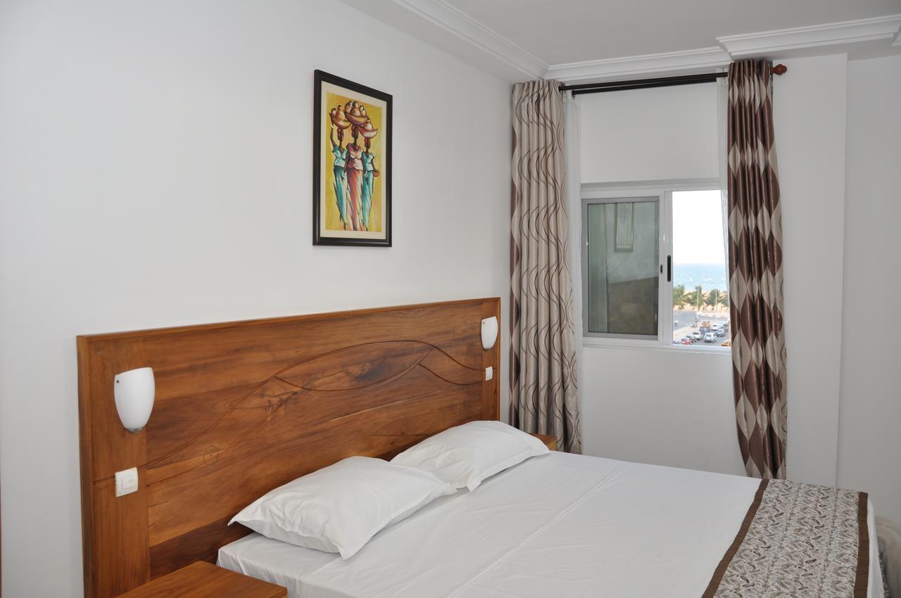 Rosalie'S Suites Lome Ngoại thất bức ảnh