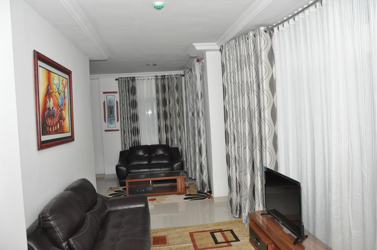 Rosalie'S Suites Lome Ngoại thất bức ảnh