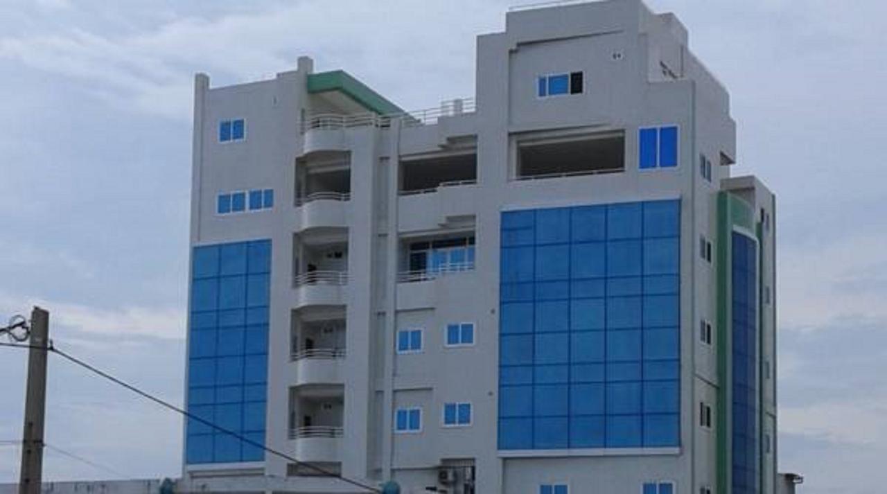 Rosalie'S Suites Lome Ngoại thất bức ảnh