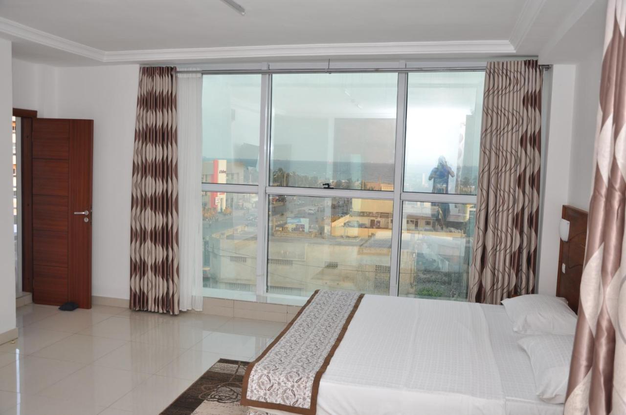 Rosalie'S Suites Lome Ngoại thất bức ảnh