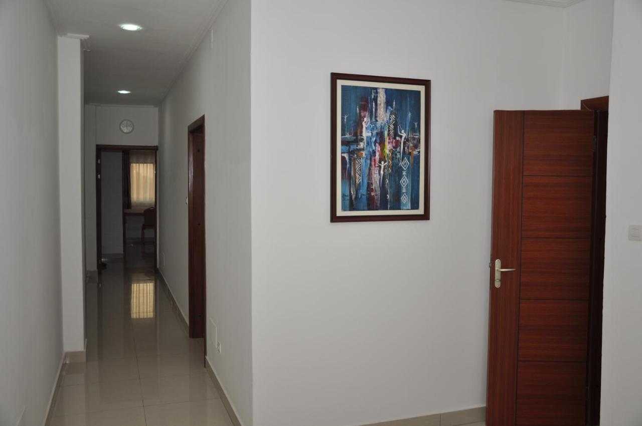 Rosalie'S Suites Lome Ngoại thất bức ảnh